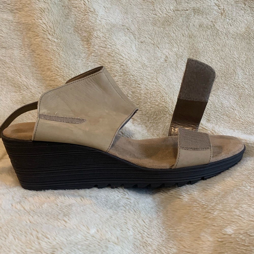 Aerosoles tan leather wedge sandals “In the Bog” size 9 - Picture 2 of 10